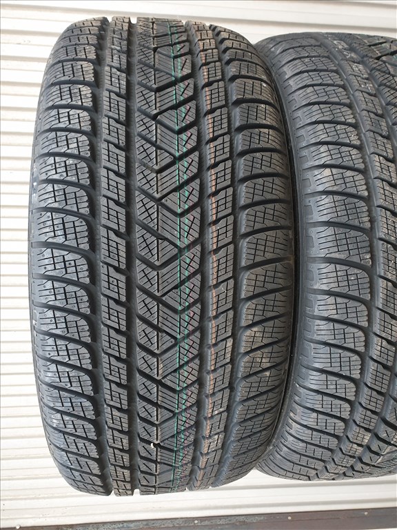  265/45 20 Pirelli Scorpion Winter TM 3. kép