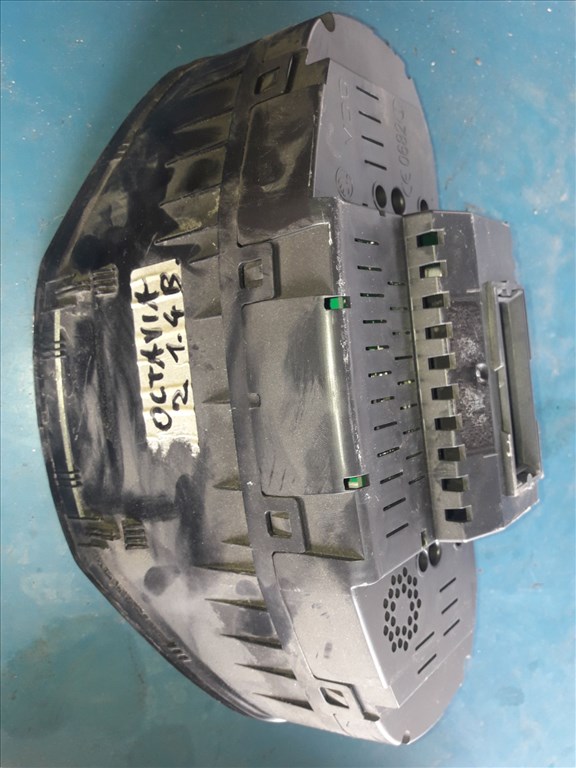Skoda Octavia II Óraegység / Kilométeróra 1Z0 920 812 A 2. kép
