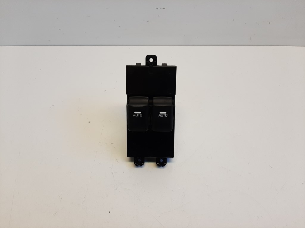 Kia Ceed (JD) bal elsõ ablakemelõ kapcsoló 93570A2100 1. kép