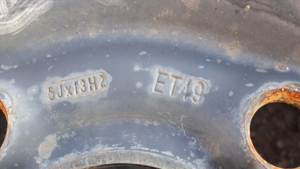 Opel Corsa B <p>Gyáriszám:<br>21 301 11</p><p>Felni méret: 13"</p><p>Felni szélesség: 5.0</p><p>Furatszám: 4</p><p>Osztókör: 100.0</p><p>ET szám: ET49</p><p>Agy Átmérõ: 56.6</p><p>Állapot: Normál</p><p>Érdeklõdéskor hivatkozzon erre: KIN-40061</p><p>Bármire van szüksége hívjon bizalommal!<br>Kizárólag munkaidõben hétfõtõl - péntekig 8-12 13-16 óráig!<br>Alkatrészek széles választékban!<br>Hivatalos Regisztrált Autobontó Kecel!<br>Vásároljon Megbízható Helyrõl Beszerelési Garanciával Profiktól!</p> 20000 1. kép