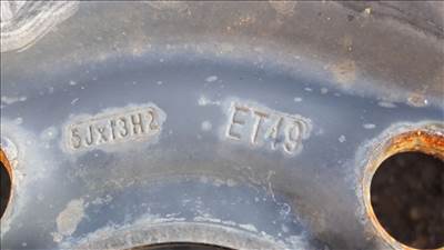 Opel Corsa B <p>Gyáriszám:<br>21 301 11</p><p>Felni méret: 13"</p><p>Felni szélesség: 5.0</p><p>Furatszám: 4</p><p>Osztókör: 100.0</p><p>ET szám: ET49</p><p>Agy Átmérő: 56.6</p><p>Állapot: Normál</p><p>Érdeklődéskor hivatkozzon erre: KIN-40061</p><p>Bármire van szüksége hívjon bizalommal!<br>Kizárólag munkaidőben hétfőtől - péntekig 8-12 13-16 óráig!<br>Alkatrészek széles választékban!<br>Hivatalos Regisztrált Autobontó Kecel!<br>Vásároljon Megbízható Helyről Beszerelési Garanciával Profiktól!</p> 20000