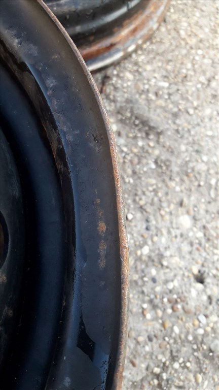 Opel Corsa B <p>Gyáriszám:<br>21 301 11</p><p>Felni méret: 13"</p><p>Felni szélesség: 5.0</p><p>Furatszám: 4</p><p>Osztókör: 100.0</p><p>ET szám: ET49</p><p>Agy Átmérõ: 56.6</p><p>Állapot: Normál</p><p>Érdeklõdéskor hivatkozzon erre: KIN-40061</p><p>Bármire van szüksége hívjon bizalommal!<br>Kizárólag munkaidõben hétfõtõl - péntekig 8-12 13-16 óráig!<br>Alkatrészek széles választékban!<br>Hivatalos Regisztrált Autobontó Kecel!<br>Vásároljon Megbízható Helyrõl Beszerelési Garanciával Profiktól!</p> 20000 2. kép