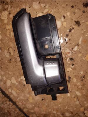 Suzuki Swift III 04-10 Jobb Hátsó Belső Ajtókilincs