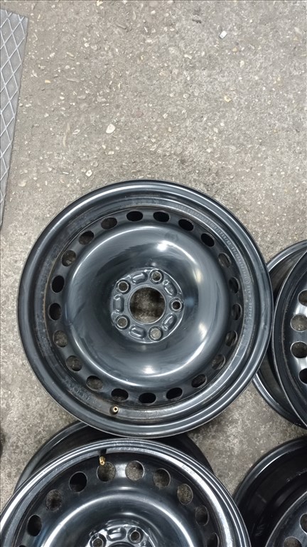  5x108 lyukosztású 6,5JJ 16" használt (gyári felni) lemezfelni 5. kép