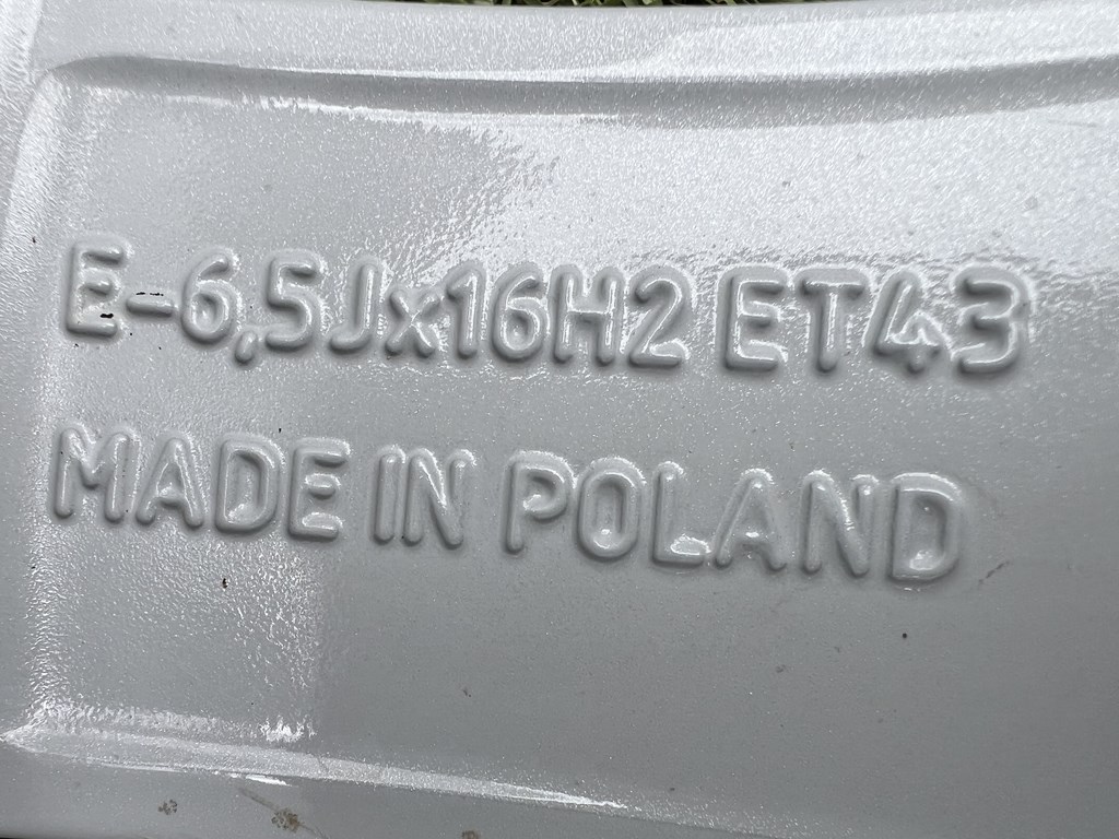 5x112 16" Audi Q2 gyári alufelni 6,5Jx16h2 ET43 8. kép