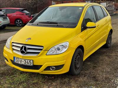 Mercedes B180 Bontásra egyben