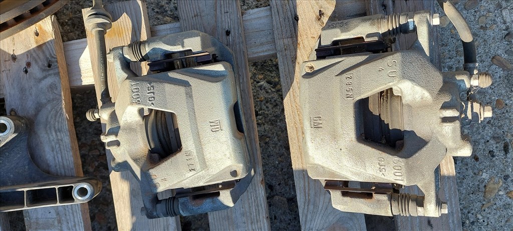 Opel Astra J 1.3 CDTI féknyereg  2. kép