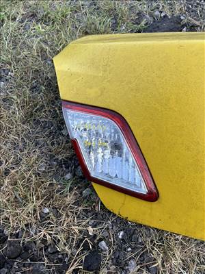 Toyota Camry VI Balhátsó Csomagtèr ajtó lámpa 