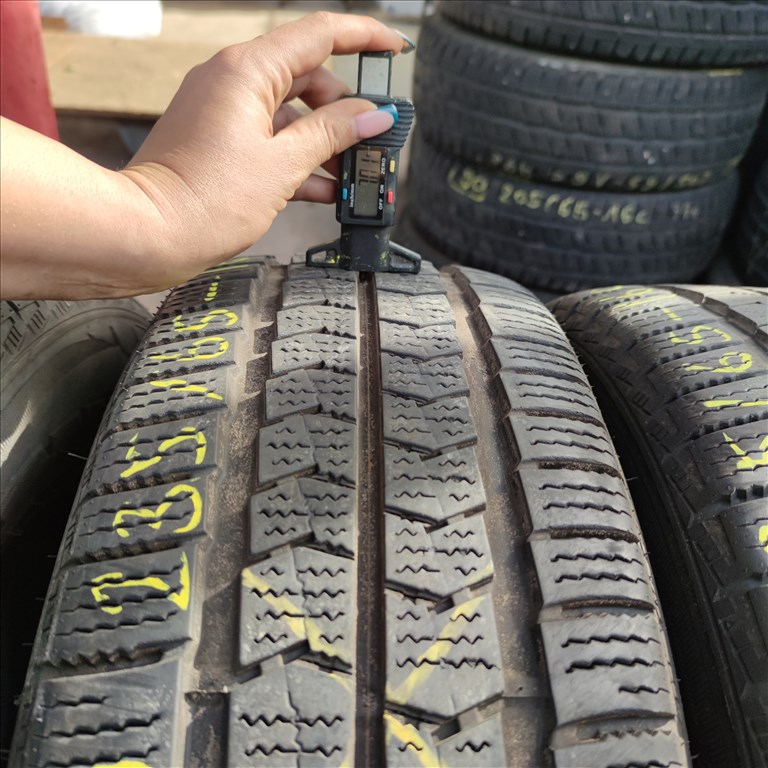 235/65 R16C Nexen téli gumi 90000ft a 4db/98/ 3. kép