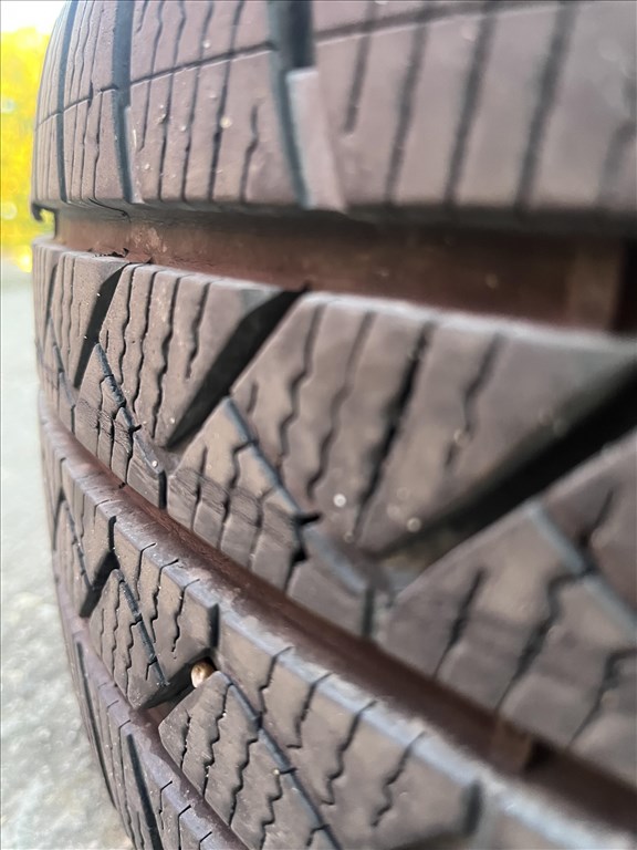  215/6516" C újszerű Goodyear négyévszakos gumi (2db) 8. kép