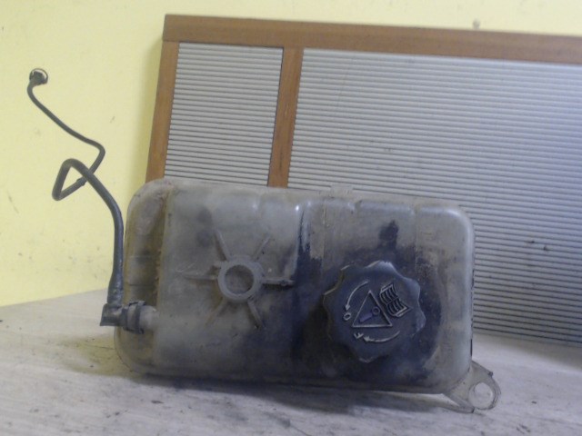 CITROEN C5 05- Kiegyenlítő tartály 1. kép