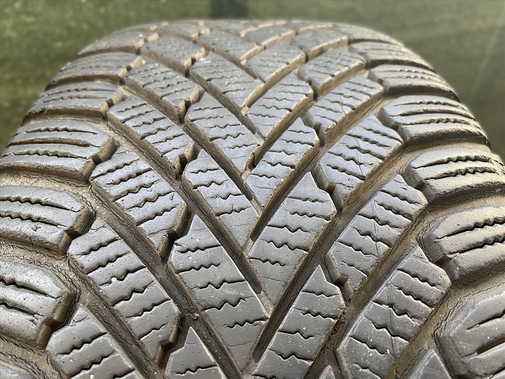 Ford 16" acélfelnik, TPMS szenzorokkal, dísztárcsákkal 9. kép