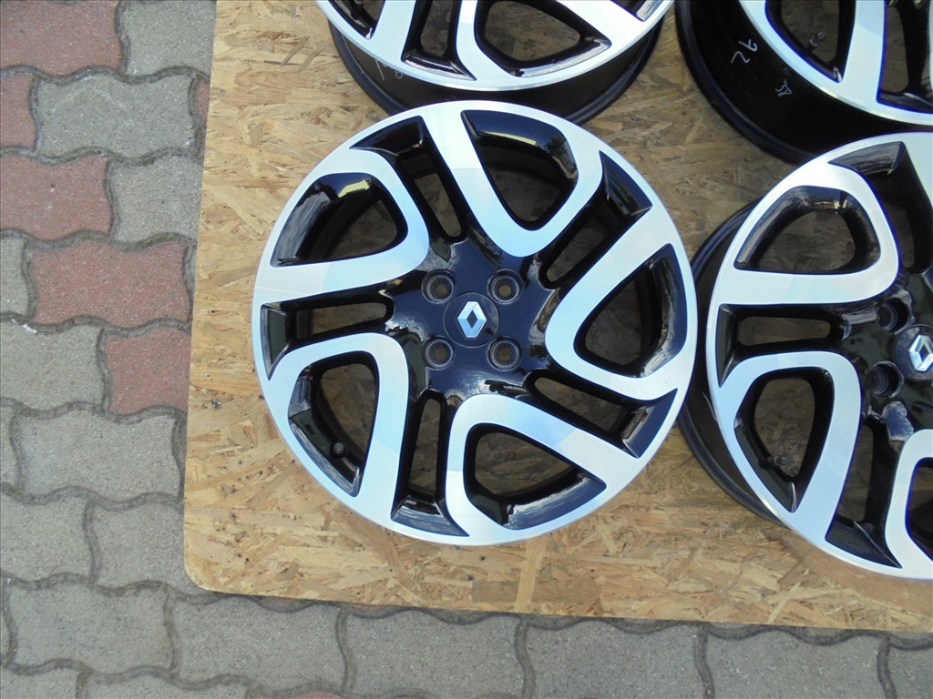 17-es 4 x 100-as Újszerű gyári Renault szenzoros alufelni eladó 3. kép