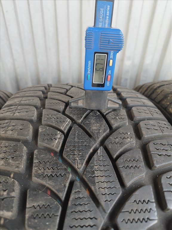  225 50 r18 Dunlop téligumi garnitúra  8. kép