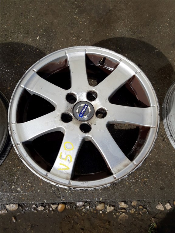Volvo V50 <p>Gyáriszám:<br>VOLVO K201</p><p>Felni méret: 16"</p><p>Furatszám: 5</p><p>Osztókör: 108.0</p><p>ET szám: D22FA</p><p>Állapot: Normál</p><p>Érdeklõdéskor hivatkozzon erre: KIN-40077</p><p>Bármire van szüksége hívjon bizalommal!<br>Kizárólag munkaidõben hétfõtõl - péntekig 8-12 13-16 óráig!<br>Alkatrészek széles választékban!<br>Hivatalos Regisztrált Autobontó Kecel!<br>Vásároljon Megbízható Helyrõl Beszerelési Garanciával Profiktól!</p> 55000 2. kép