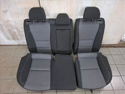 Hyundai I 30 5 ajtós hátsó ülés
