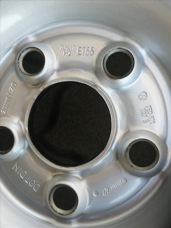 5x120 VW T5, T6, Transporter, Multivan, Caravelle 17" gyári lemezfelni   5. kép