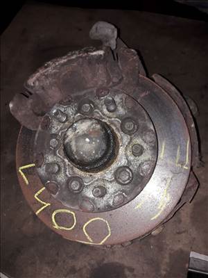 Mitsubishi L400 Jobb Első Csonkállvány Kerékaggyal  Féknyereg