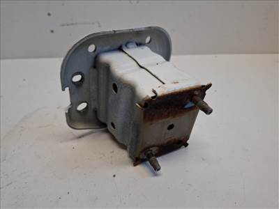 Nissan Juke (F15) bal hátsó ütközéscsillapító