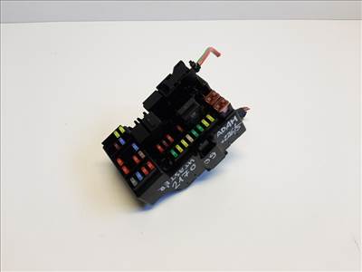 Opel Adam  biztosítéktábla utastér 2B0Z4010F