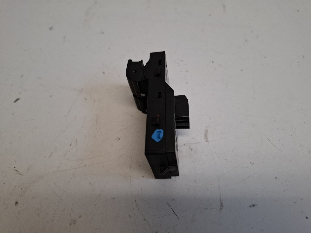 Opel Meriva bal elsõ ablakemelõ kapcsoló 13305978 2. kép