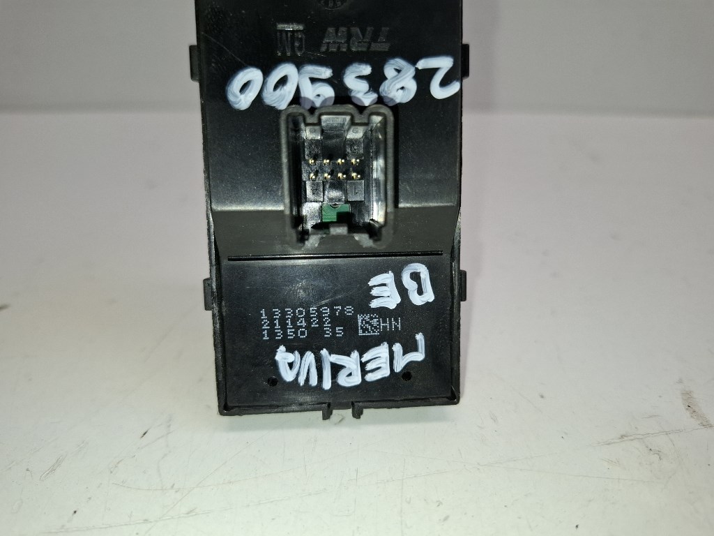Opel Meriva bal elsõ ablakemelõ kapcsoló 13305978 3. kép