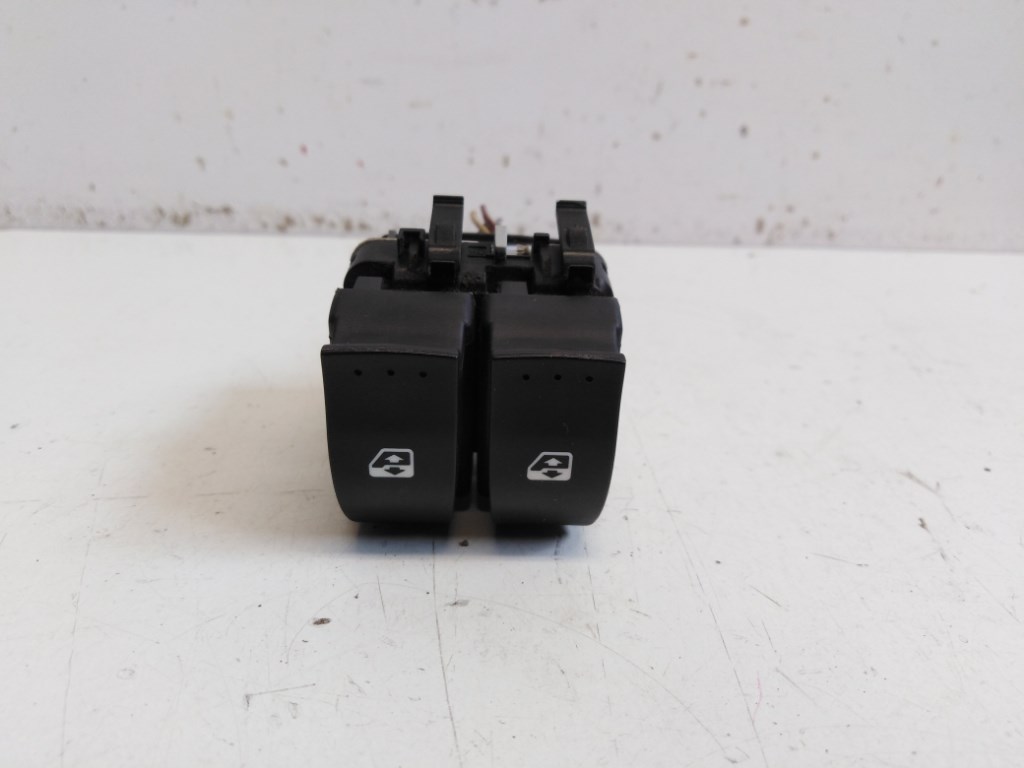 Renault Scenic bal elsõ ablakemelõ kapcsoló 1. kép