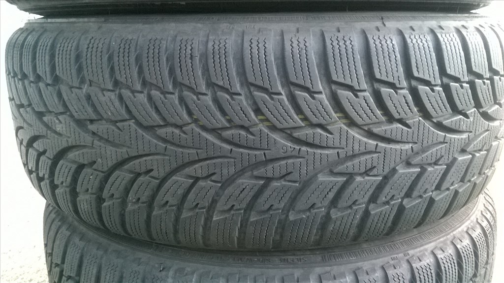 	Eladó 4db 14-es 4x100-as Renault lemezfelni 175 65R14 Nokian téli gumival 4. kép
