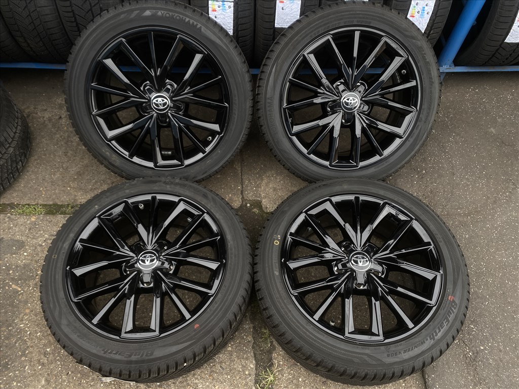 4db gyári 17″ Toyota Corolla új szerelt kerék. (3758081) 1. kép