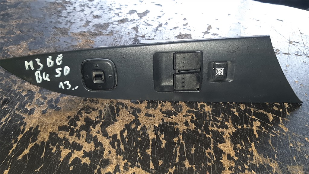 Mazda 3 (BK) MZR 1.6 bal első ablakemelő kapcsoló  bp4kl 1. kép