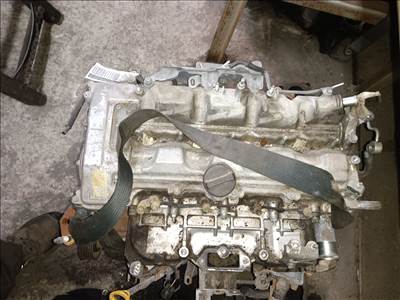 Toyota Rav4 fűzött blokk hengerfejjel 2.2 D-4D