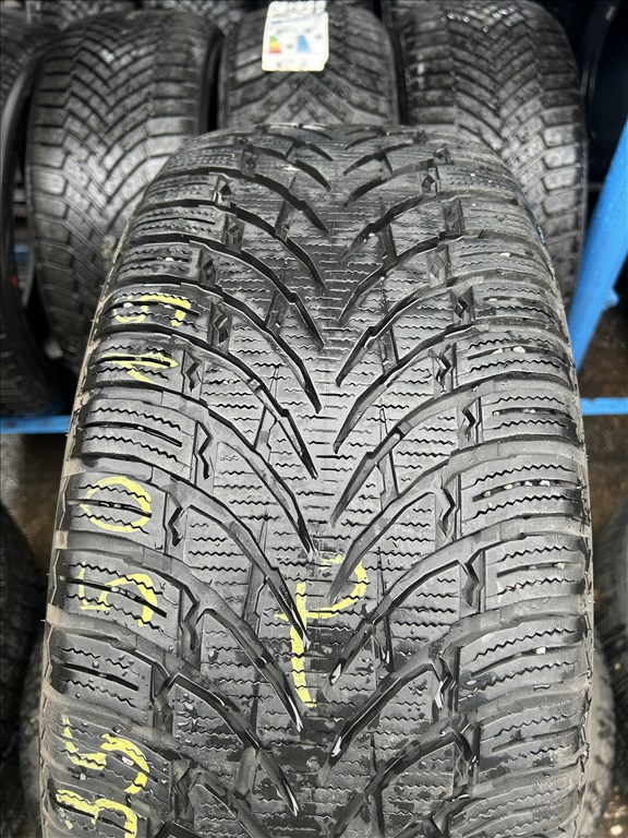 2db 235/50×19″ Nokian téli gumiabroncs. (3751271) 2. kép