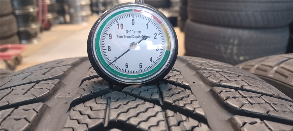 Pirelli Sottozero3 Winter MO 245/45 R19 téli gumik 4db.6-7mm 4. kép