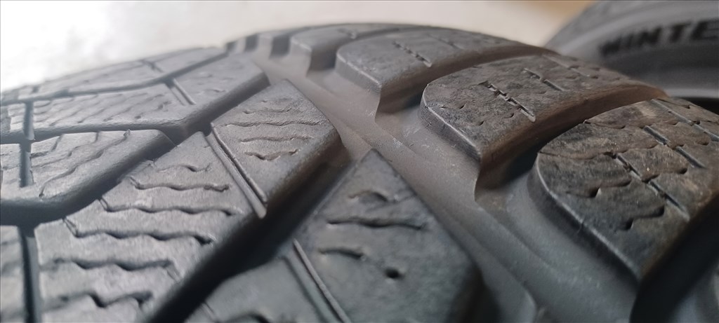 Pirelli Sottozero3 Winter MO 245/45 R19 téli gumik 4db.6-7mm 10. kép