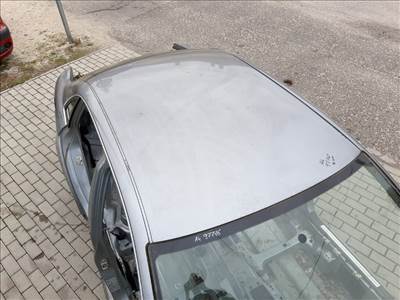 Audi A4 4 ajtós (8E B7) utastértető