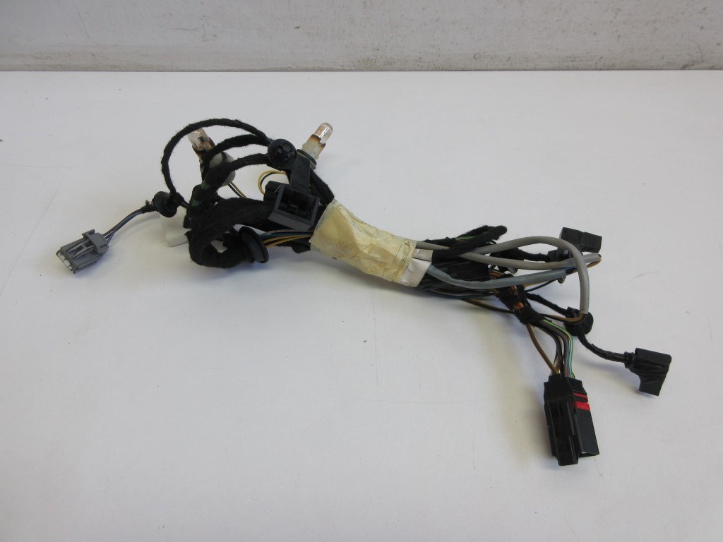 Ford Fiesta  csomagtérajtó köteg 8V5T17K400AAE 2. kép