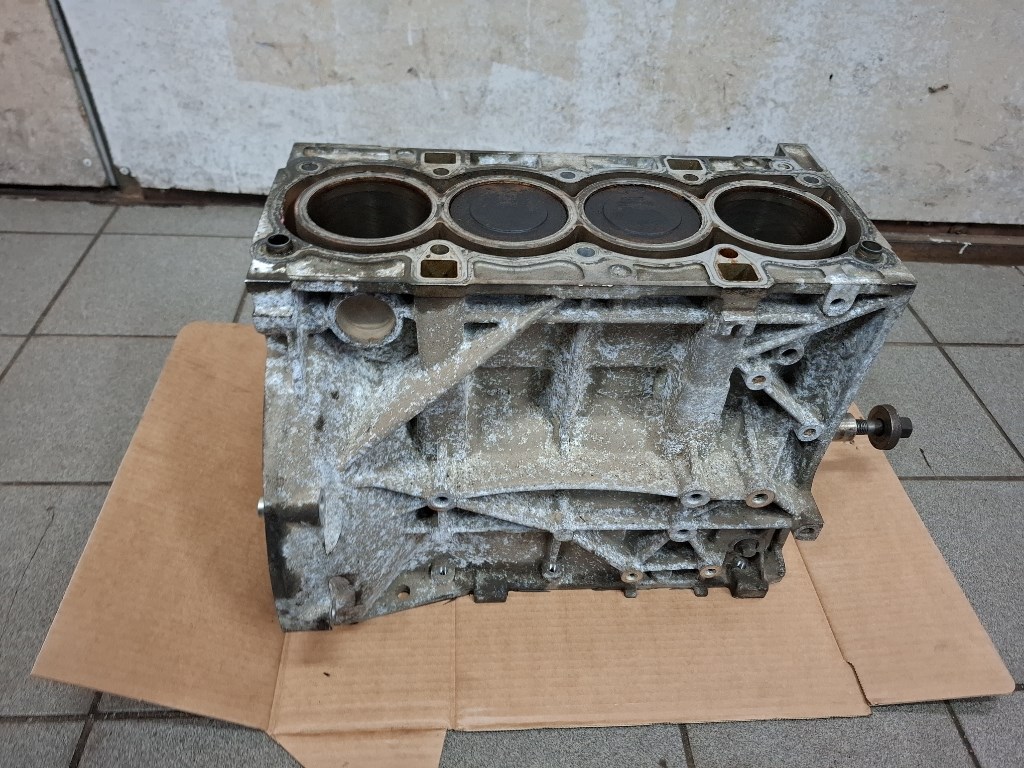 Ford Fiesta  motorblokk fûzött hengerfej nélkül 3. kép