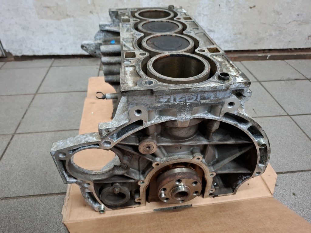 Ford Fiesta  motorblokk fûzött hengerfej nélkül 4. kép