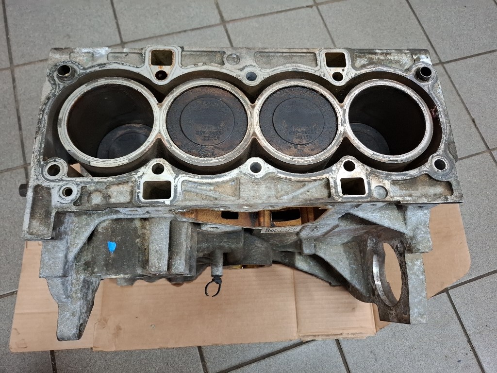 Ford Fiesta  motorblokk fûzött hengerfej nélkül 5. kép