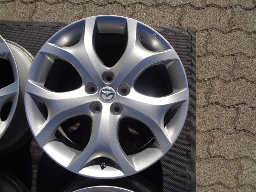 Mazda gyári alufelni 19-es, nyomás szenzorral újszerű állapotban eladó. 4. kép
