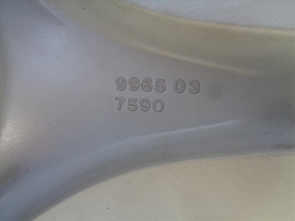 Mazda gyári alufelni 19-es, nyomás szenzorral újszerű állapotban eladó. 9. kép