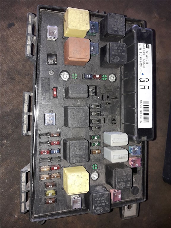 Opel Astra H Biztosítéktábla / Relé Tábla 13 206 745 1. kép