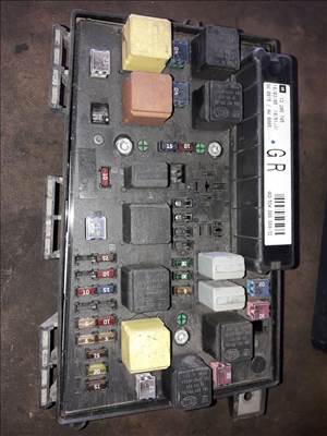 Opel Astra H Biztosítéktábla / Relé Tábla 13 206 745