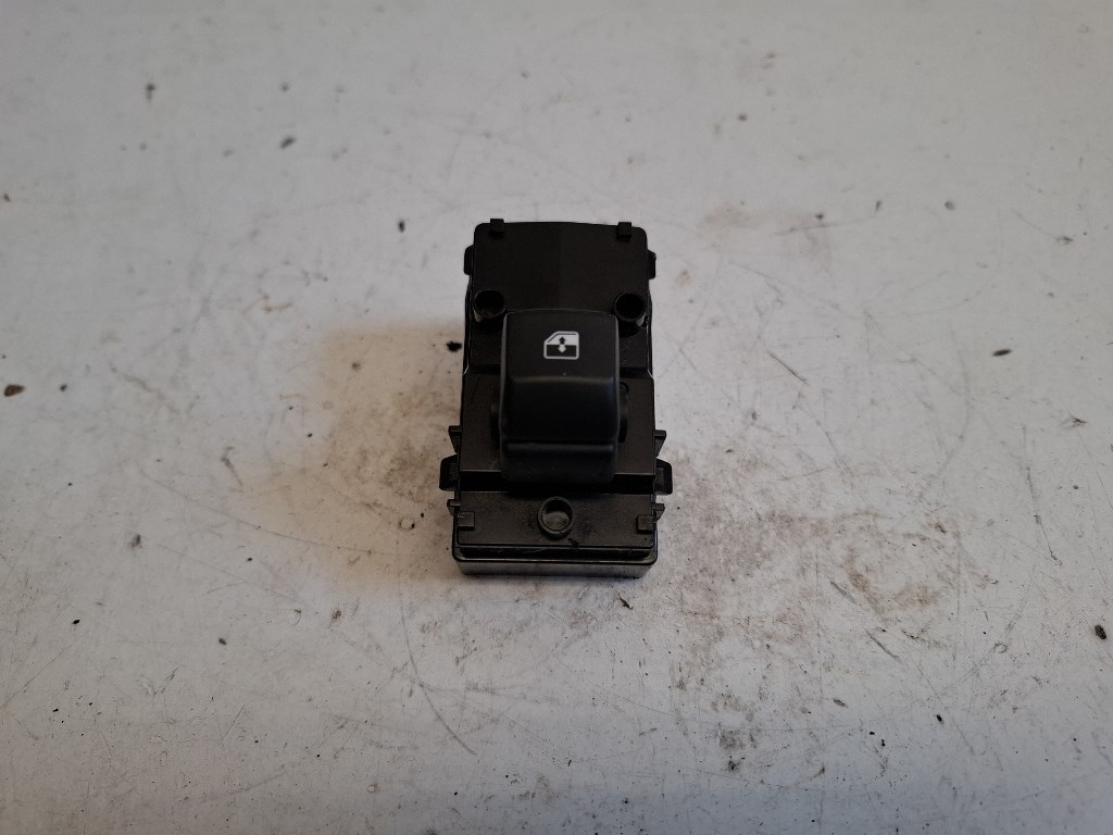 Kia X Ceed (CD) jobb hátsó ablakemelõ kapcsoló 93590J7050 1. kép
