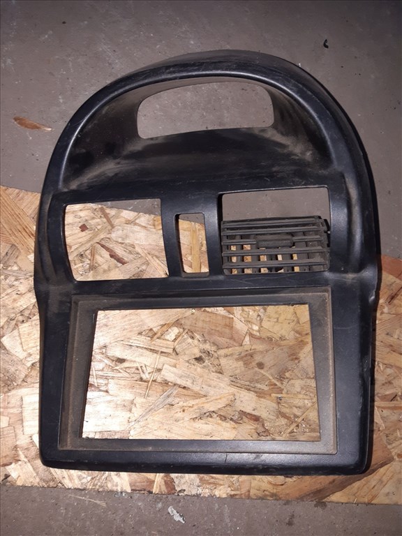 Suzuki Ignis 03-07 Középkonzol Keret  Középsõ Szellõzõ 73821-86G0 1. kép