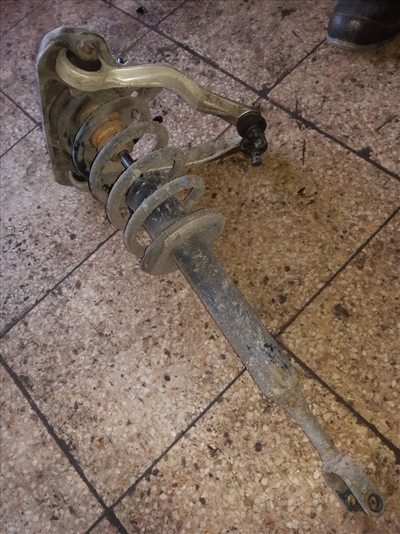 Audi A4 B6 Jobb Elsõ Lengéscsillapító  Rugó 8E0 413 031 BE 3. kép