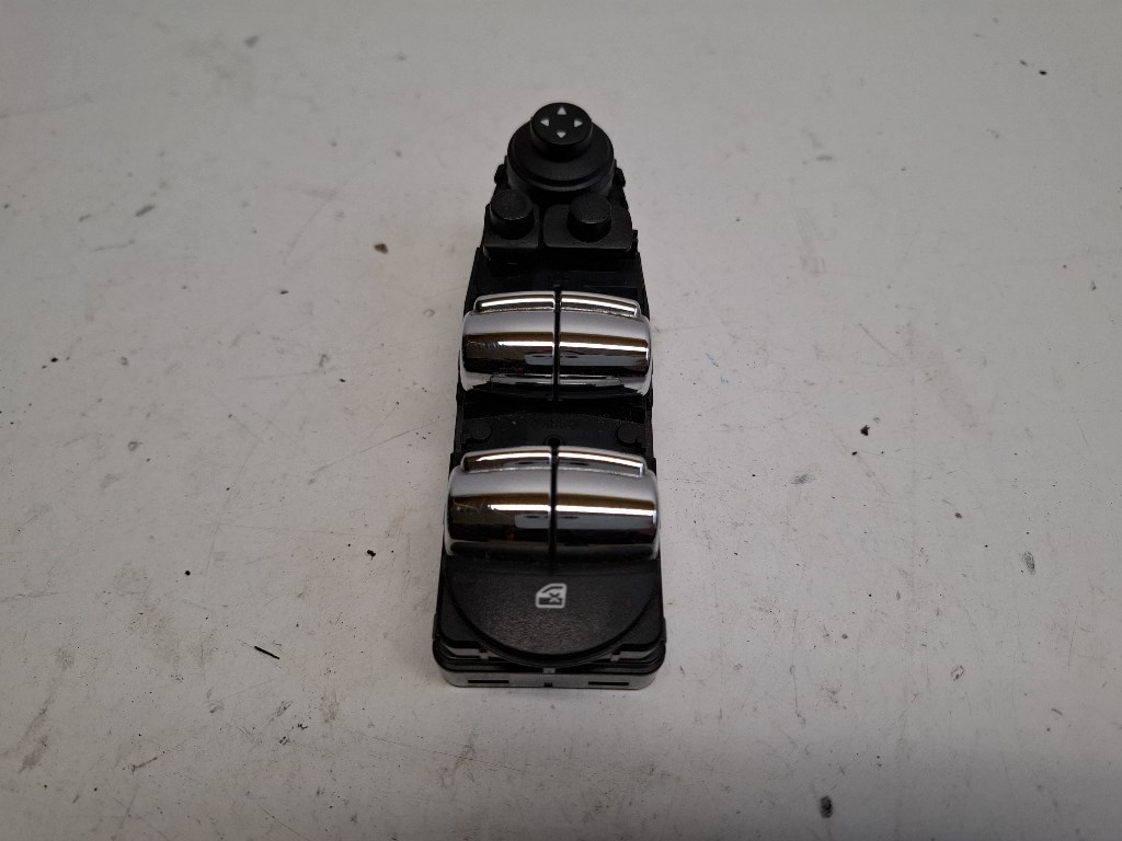 Mini Countryman (R60) bal elsõ ablakemelõ kapcsoló 9289624 1. kép