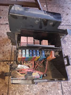 Renault Trafic Biztosítéktábla / Relé Tábla