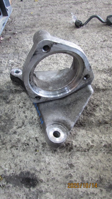 Opel Zafira C Tourer 2013 2.0D A20DTH féltengelytartó bak 13219107 1. kép