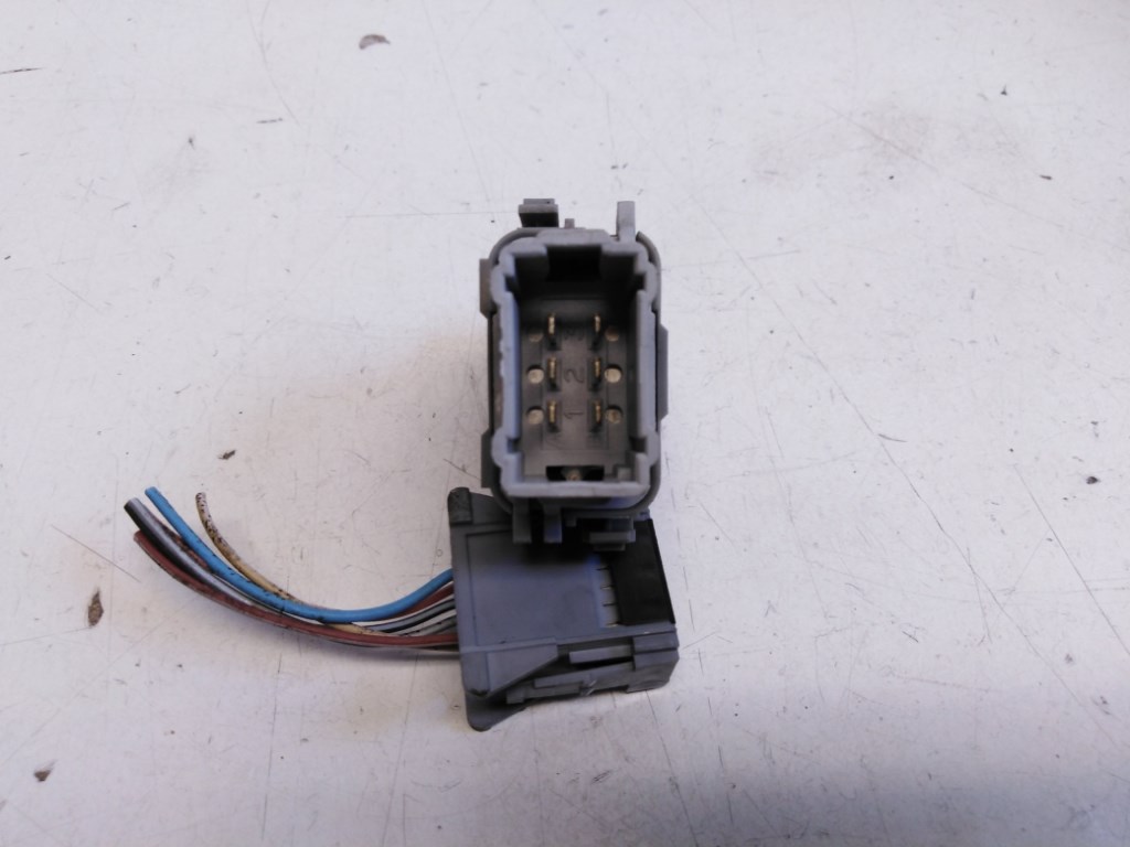 Renault Scenic jobb elsõ ablakemelõ kapcsoló 2. kép